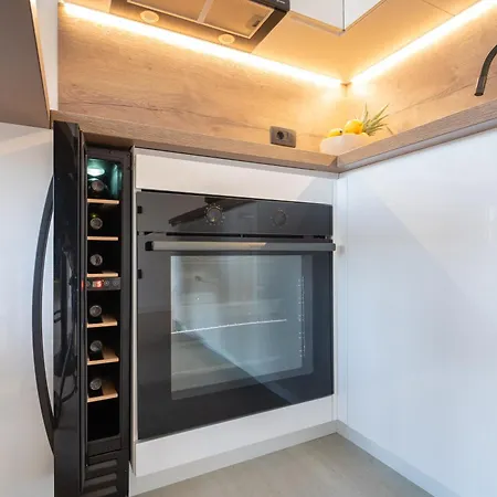 Bellamare Brand New Apartman