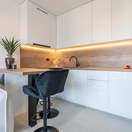 Bellamare Brand New Zadar