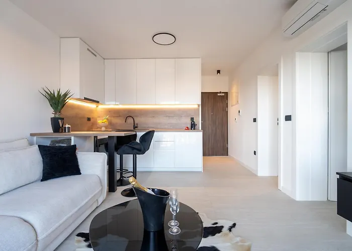 Bellamare Brand New *