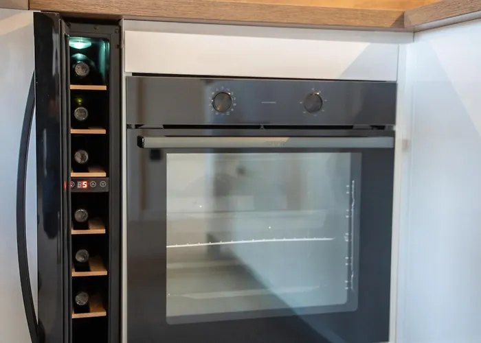 Bellamare Brand New Apartment