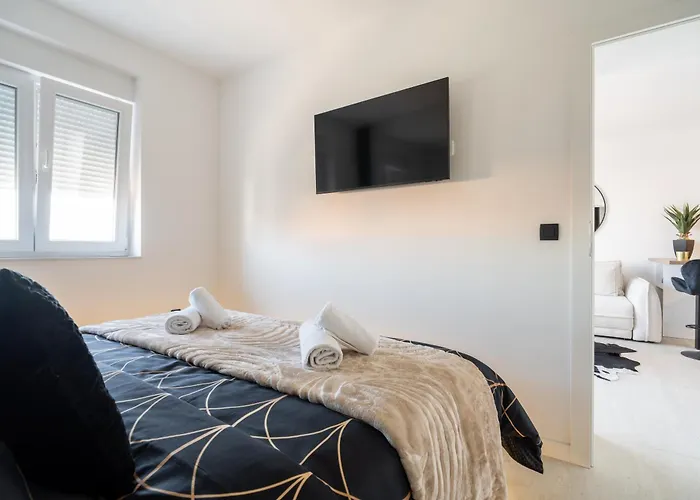 Bellamare Brand New Apartment *